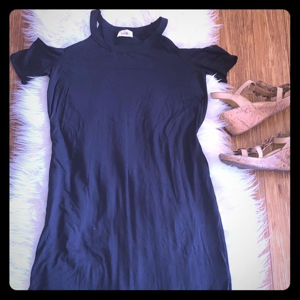 Fashionable Cold Shoulder Maxi Dress